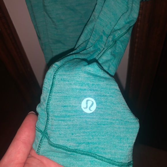 Lululemon workout tank with sports bra included - Picture 3 of 4